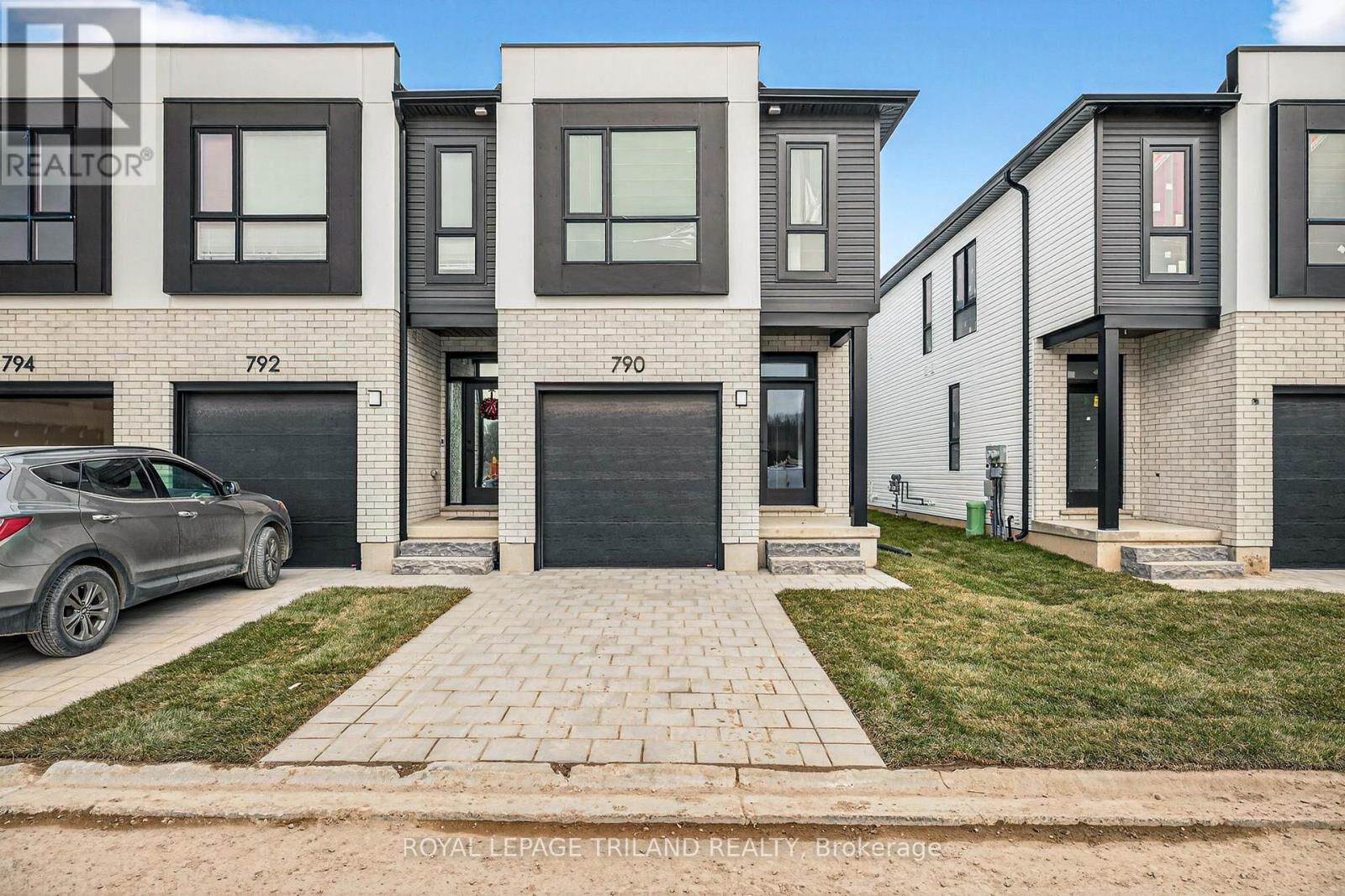 Property Photo:  766 Banyan Lane  ON N6G 0A6 