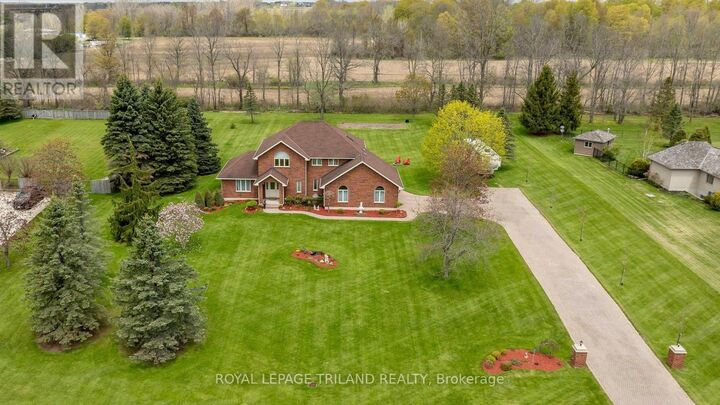 Property Photo:  42720 Meadow Wood Lane  ON N0L 2L0 