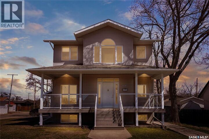 Property Photo:  1095 6th Avenue NW  SK S6H 4A5 