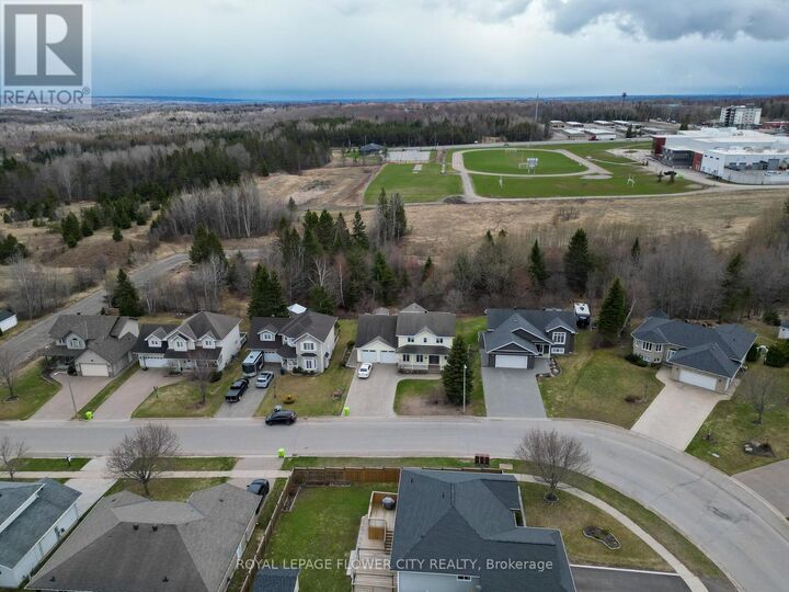 Property Photo:  276 Millcreek Drive West  ON P6B 6L5 