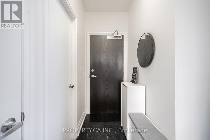 Property Photo:  17 Kenaston Gardens 516  ON M2K 0B9 
