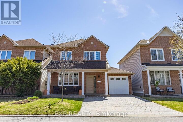 Property Photo:  32 Stonepointe Avenue  ON K2G 6G4 