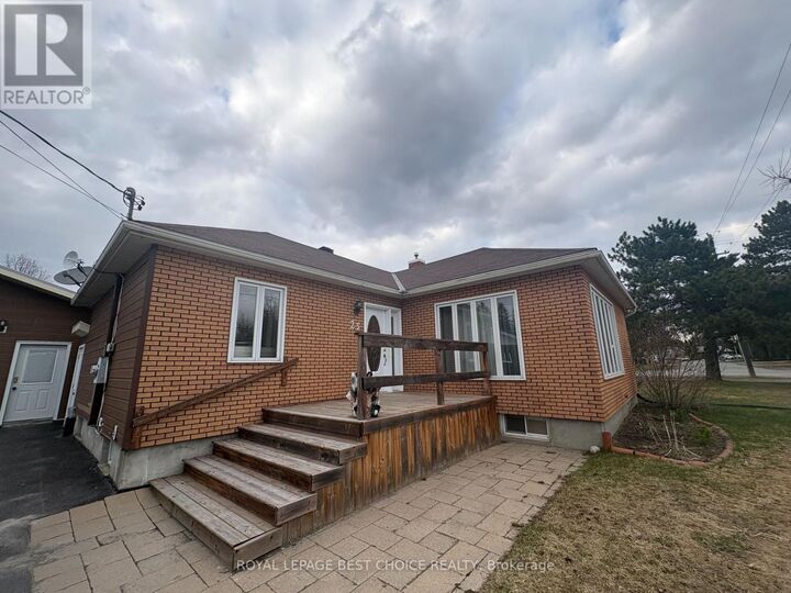 Property Photo:  23 Ninth Avenue  ON P0J 1H0 