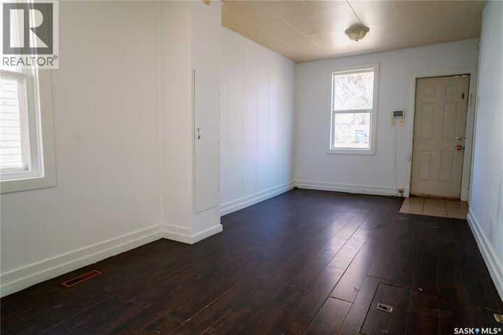 Property Photo:  439 R Avenue S  SK S7M 2Z4 