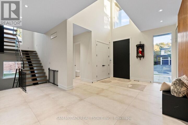 Property Photo:  2075 Shawanaga Trail  ON L5H 3Z3 