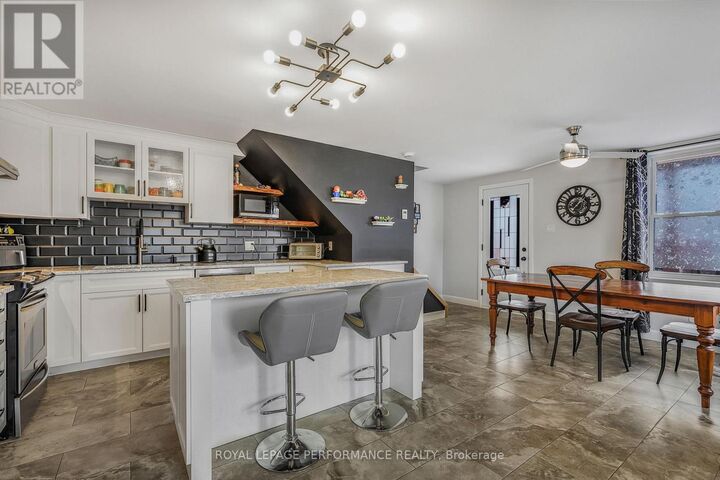 Property Photo:  314 Laurier Street  ON K6A 2A4 