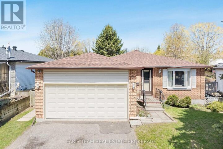 Property Photo:  308 Christine Drive  ON L4R 5A4 