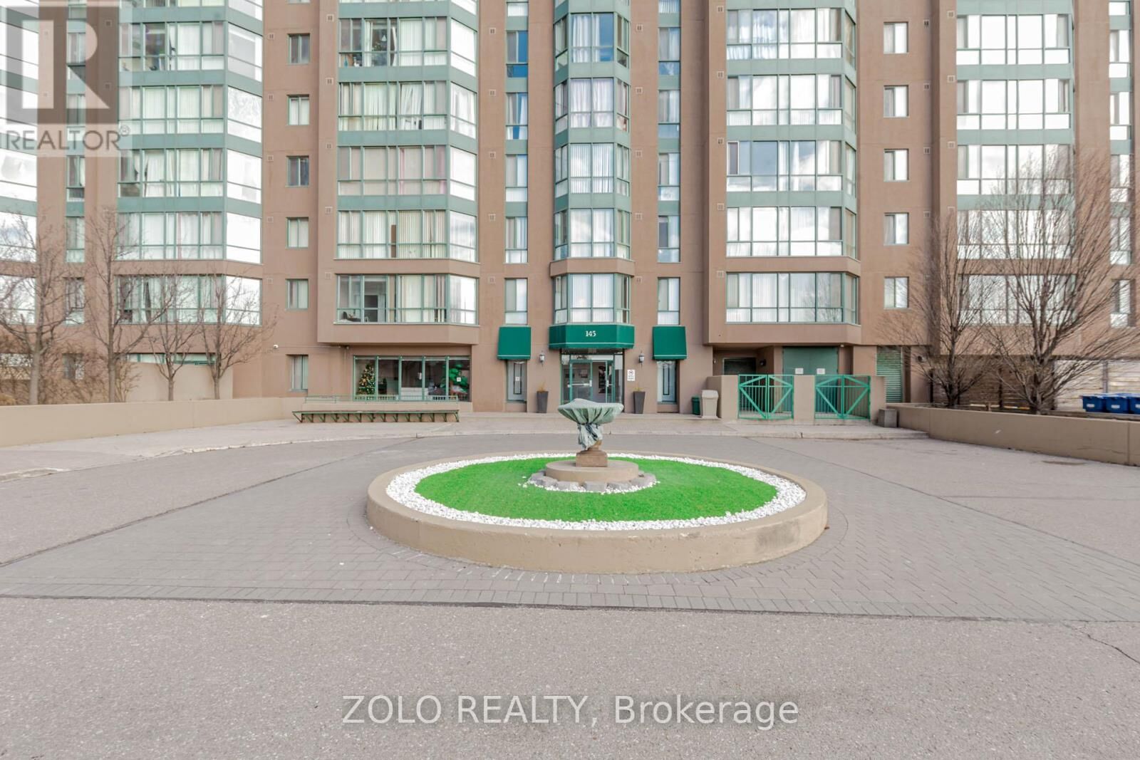 Property Photo:  145 Hillcrest Avenue 111  ON L5B 3Z1 