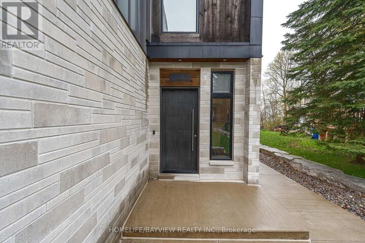 Property Photo:  16 Windsor Drive  ON L4A 7X3 