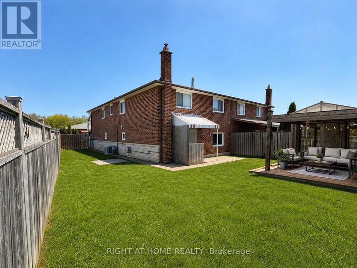 Property Photo:  18 Clubhouse Court  ON M3L 2K5 
