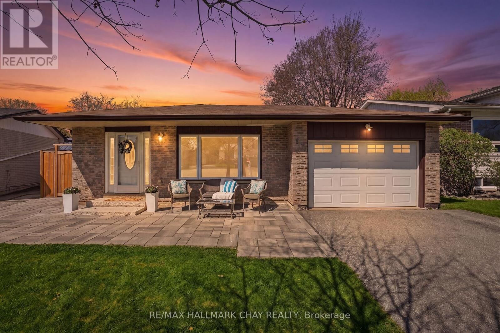 Property Photo:  17 Hunter Court  ON L9R 1A6 