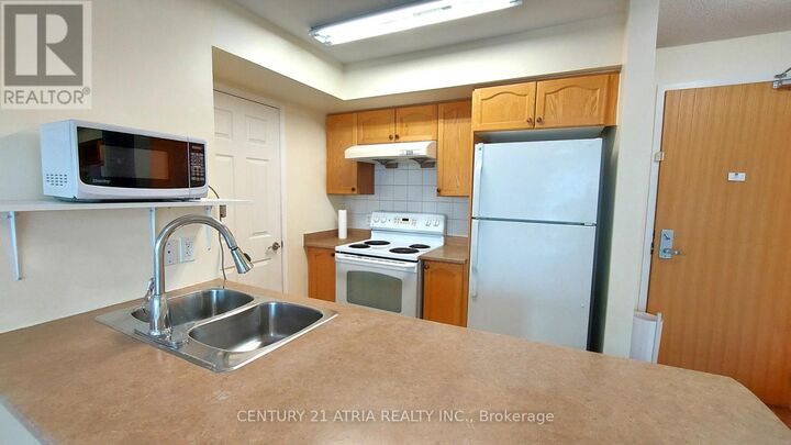 Property Photo:  68 Grangeway Avenue 808  ON M1H 0A1 