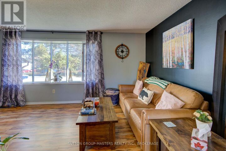 Property Photo:  715 Collins Bay Road  ON K7M 5H1 