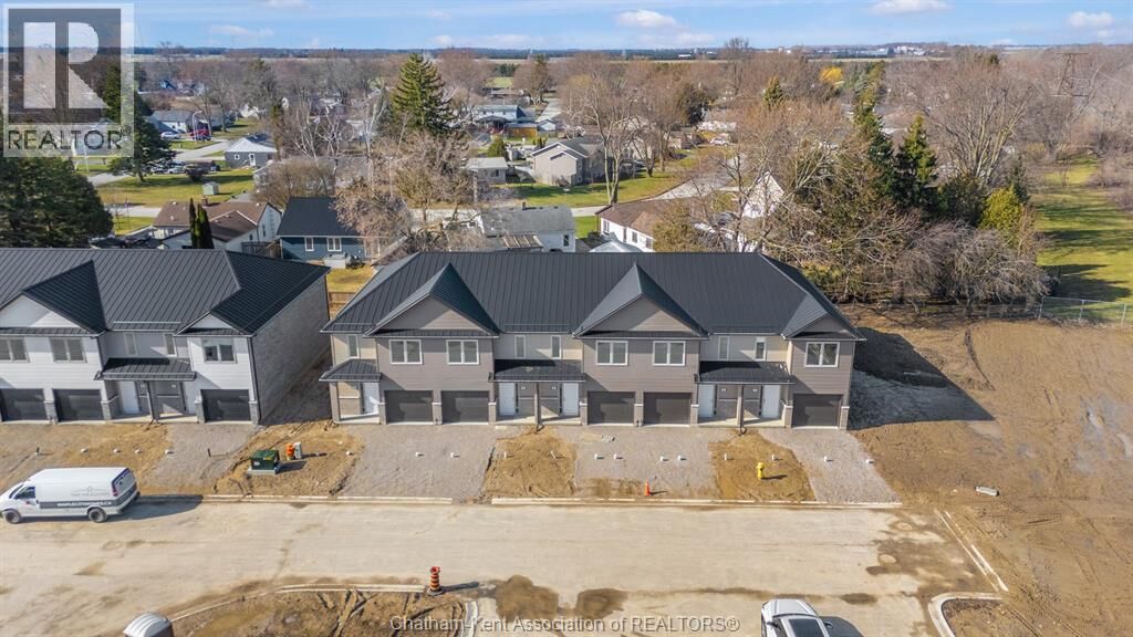 Property Photo:  22 Magnolia Lane  ON N7M 0W7 
