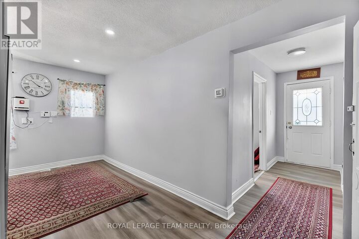 Property Photo:  105 Jolliet Avenue  ON K1L 5H1 
