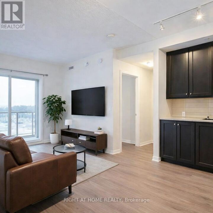 Property Photo:  555 William Graham Drive 324  ON L4G 3H9 
