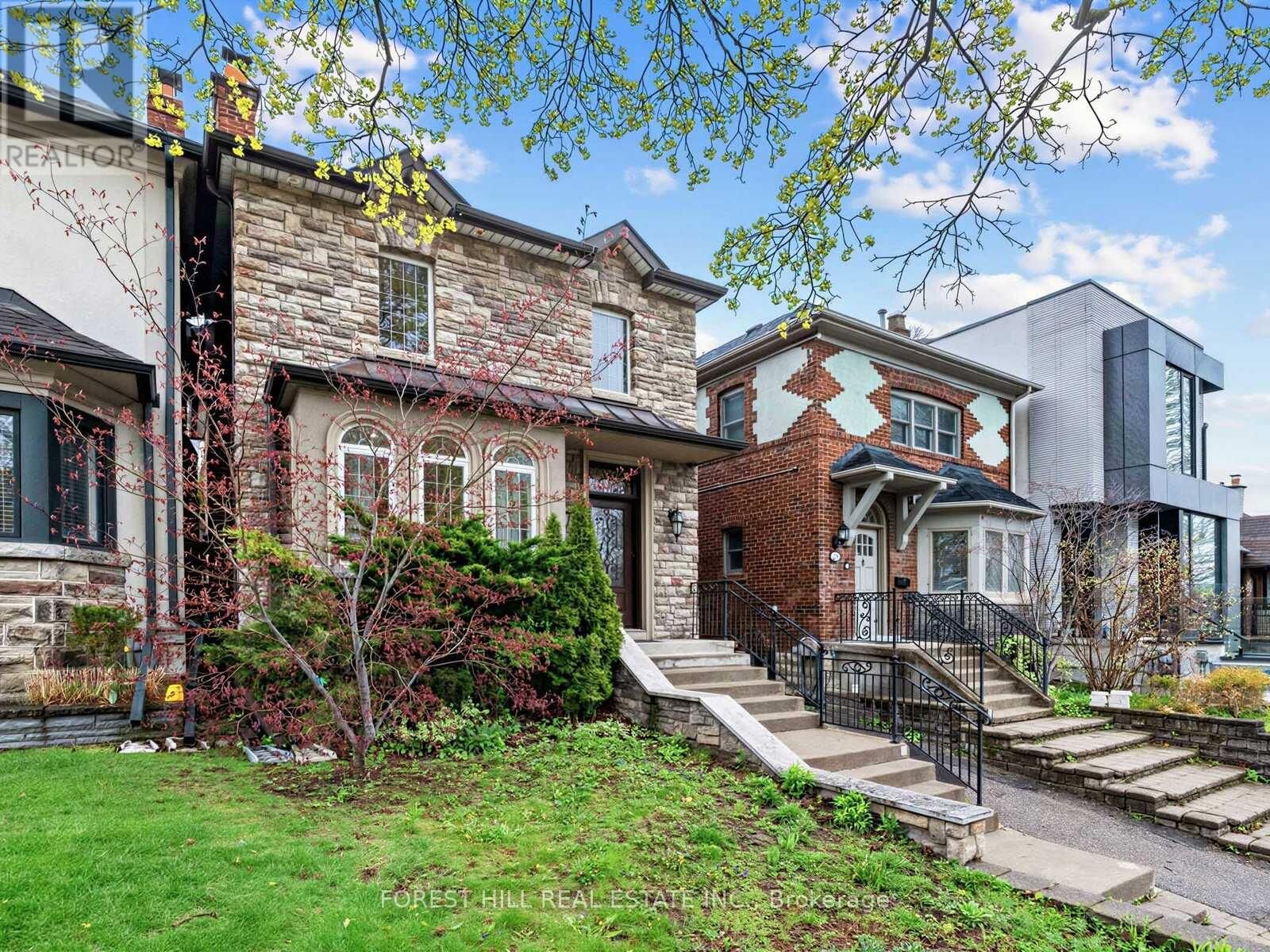 Property Photo:  31 Latimer Avenue  ON M5N 2M1 