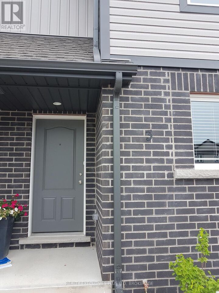 Property Photo:  7768 Ascot Circle 3  ON L2H 3H2 