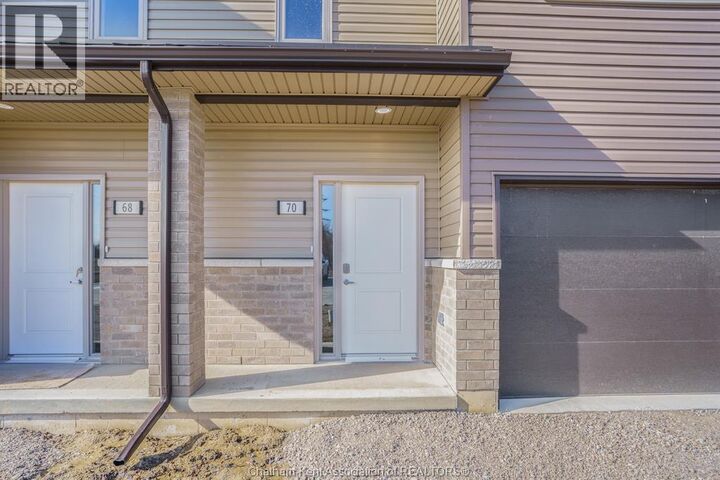 Property Photo:  52 Magnolia Lane  ON N7M 0W7 