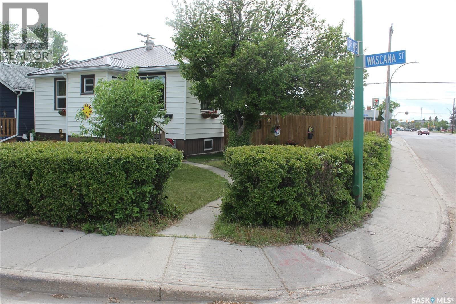 Property Photo:  2100 Wascana Street  SK S4T 4J9 