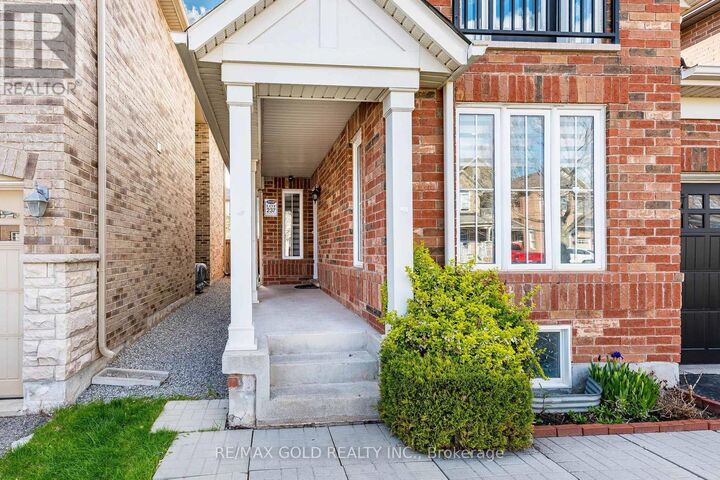 Property Photo:  32 Haverty Trail  ON L7A 0S2 