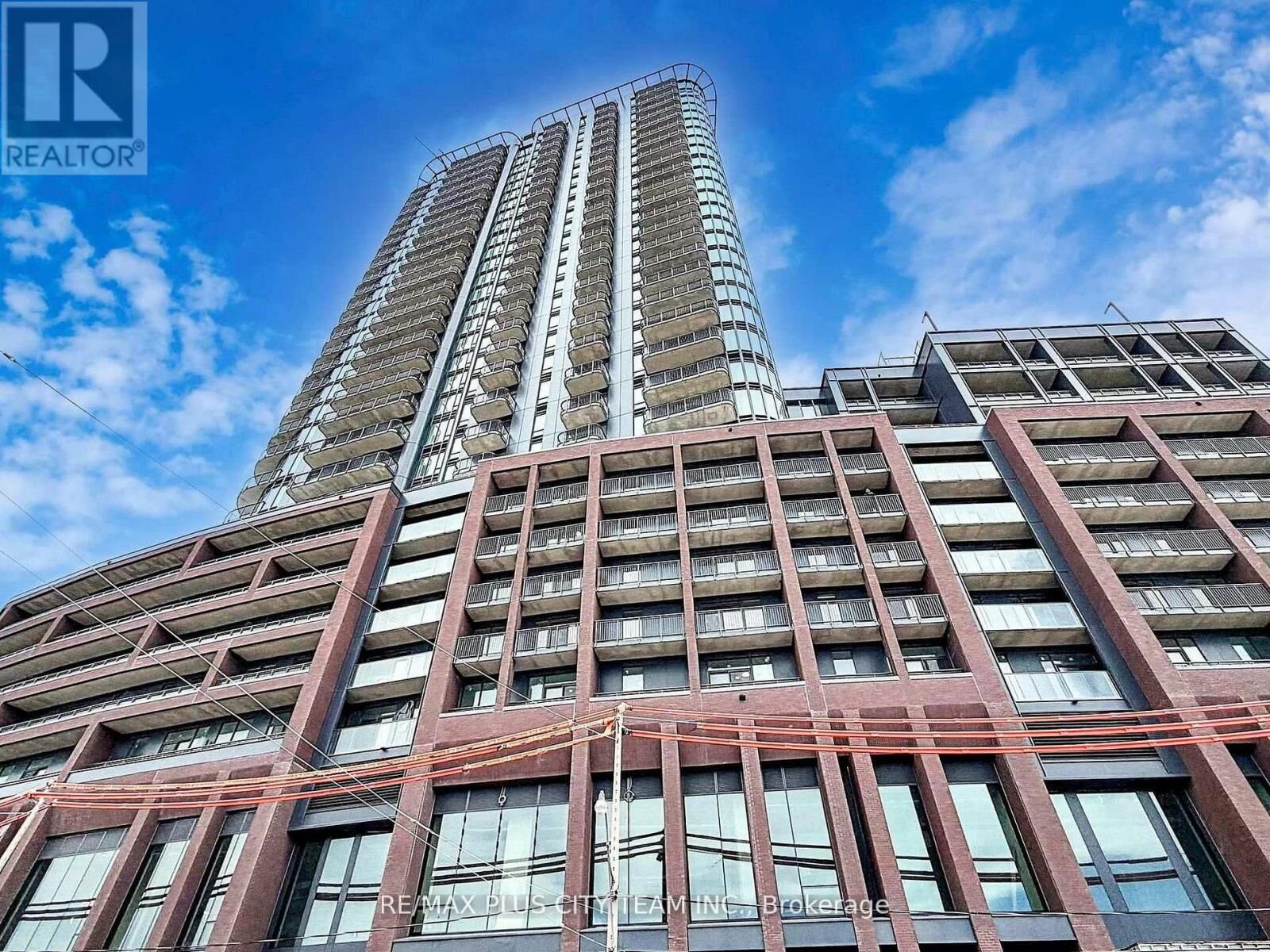 Property Photo:  1185 Dupont Street 2110  ON M6H 0G5 