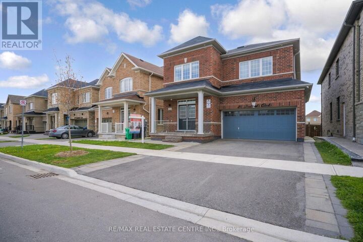 Property Photo:  26 Fruitvale Circle  ON L7A 5B8 