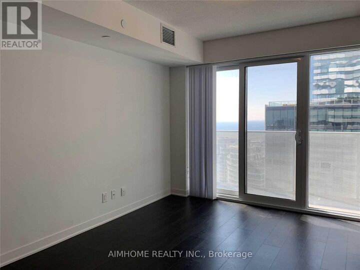 Property Photo:  88 Harbour Street 4611  ON M5J 0C3 