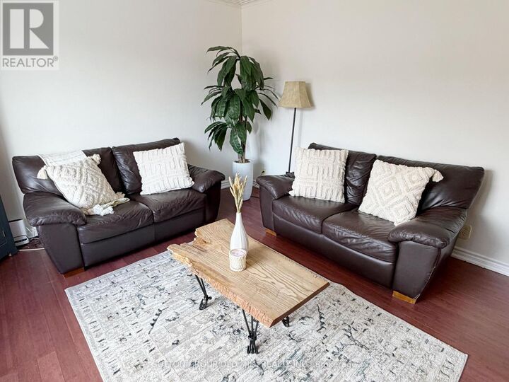 Property Photo:  33 Mystic Avenue  ON M1L 4G8 