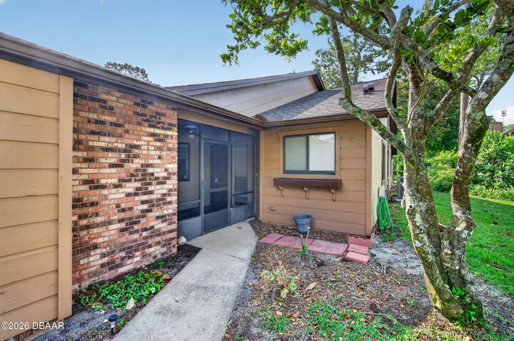 Property Photo:  104 Horseshoe Trail  FL 32174 