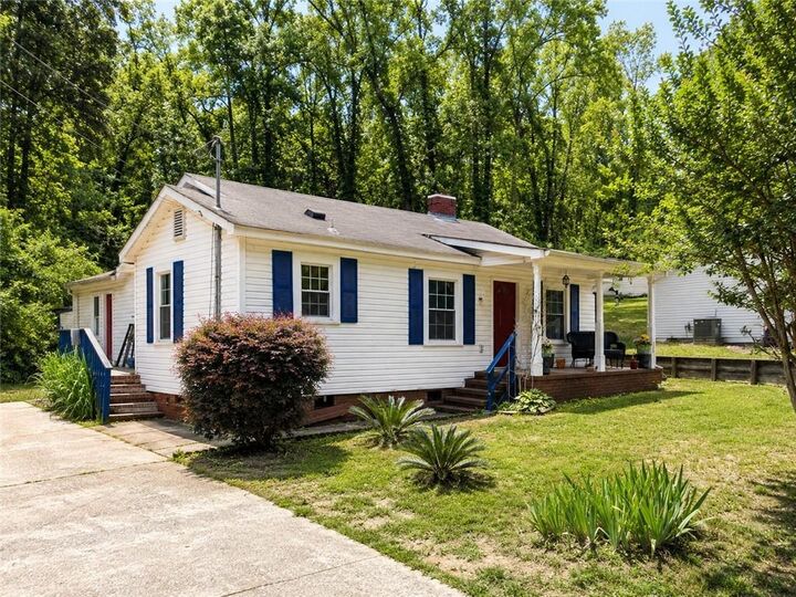 Property Photo:  2701 11th Place  AL 36869 