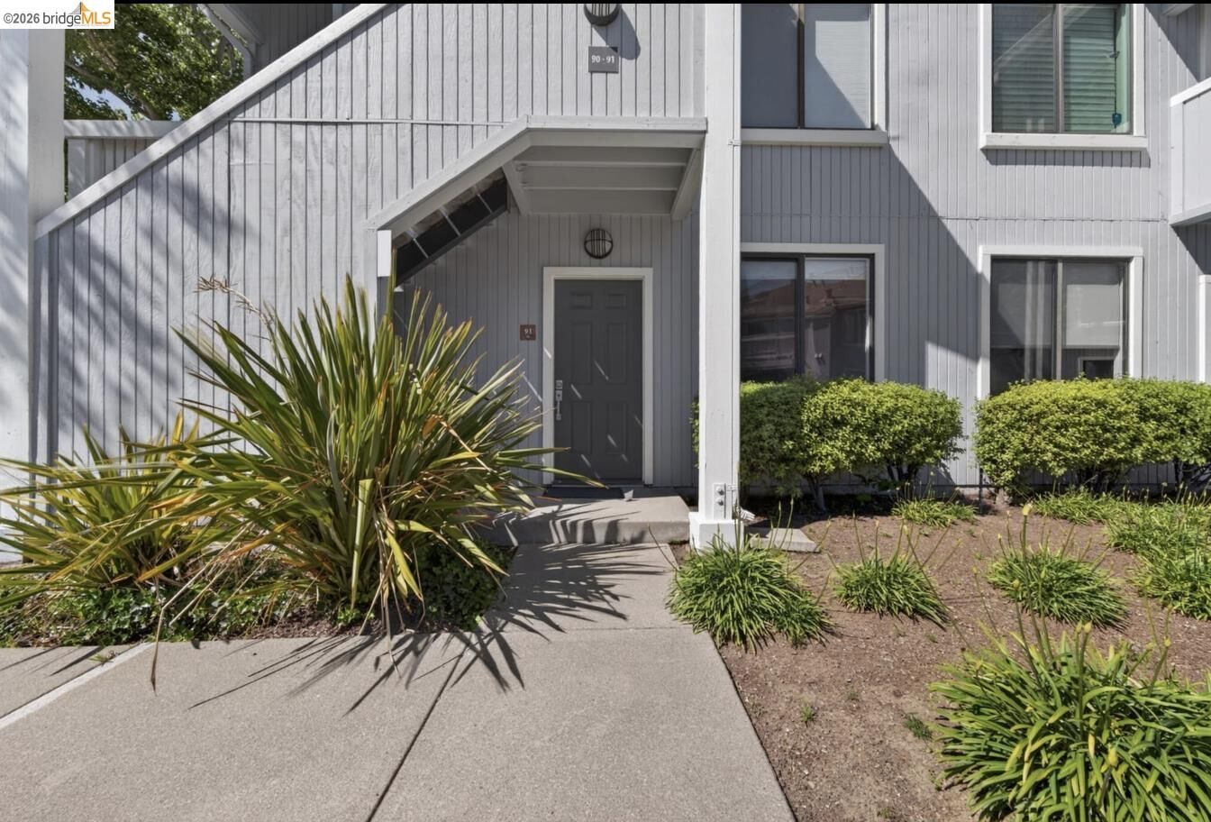 Property Photo:  91 Schooner Ct  CA 94804 