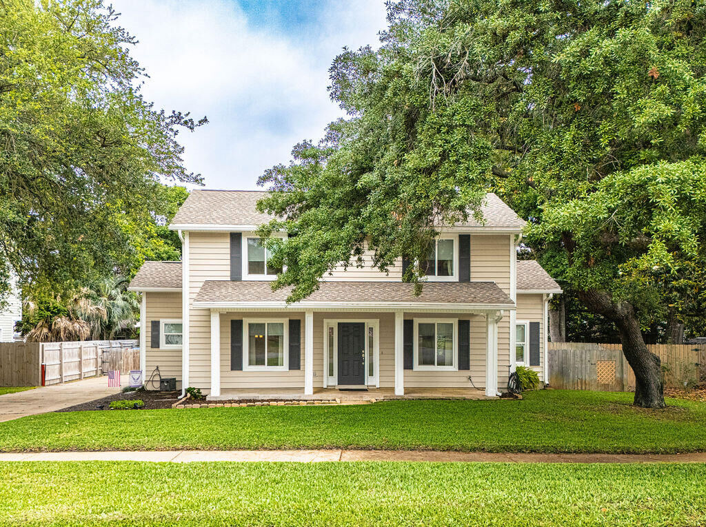 Property Photo: 15 Winfield Way FL 32569