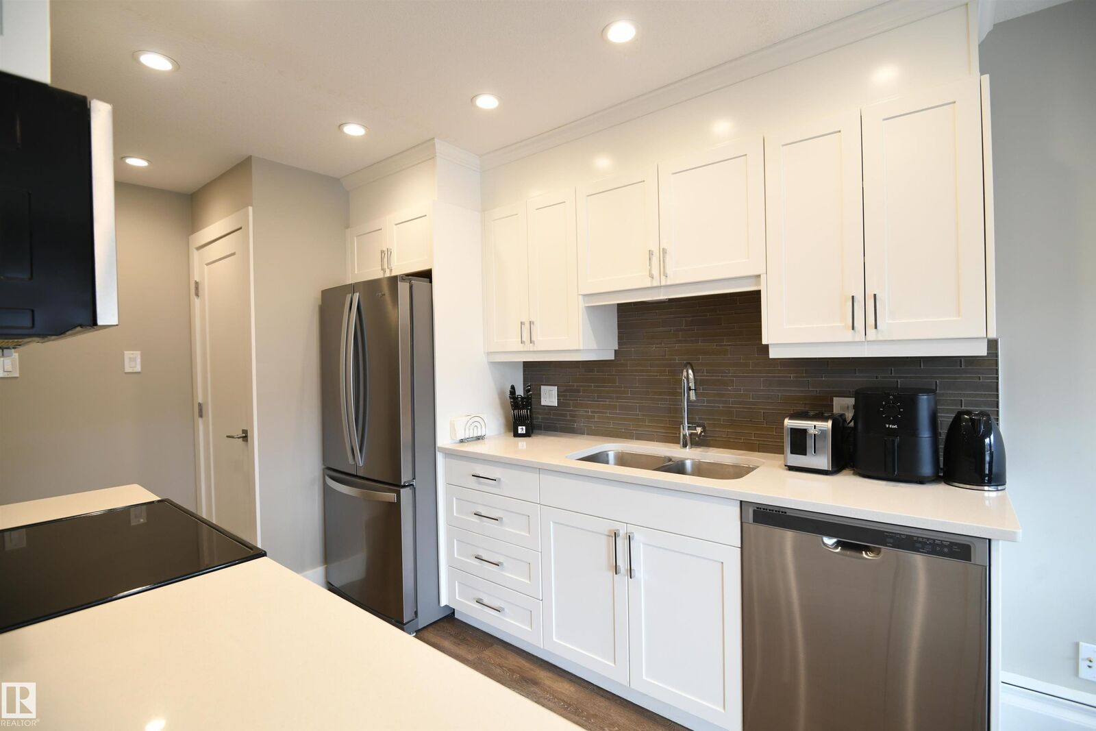 Property Photo:  8125 110 Street NW 206  AB T6G 2P3 