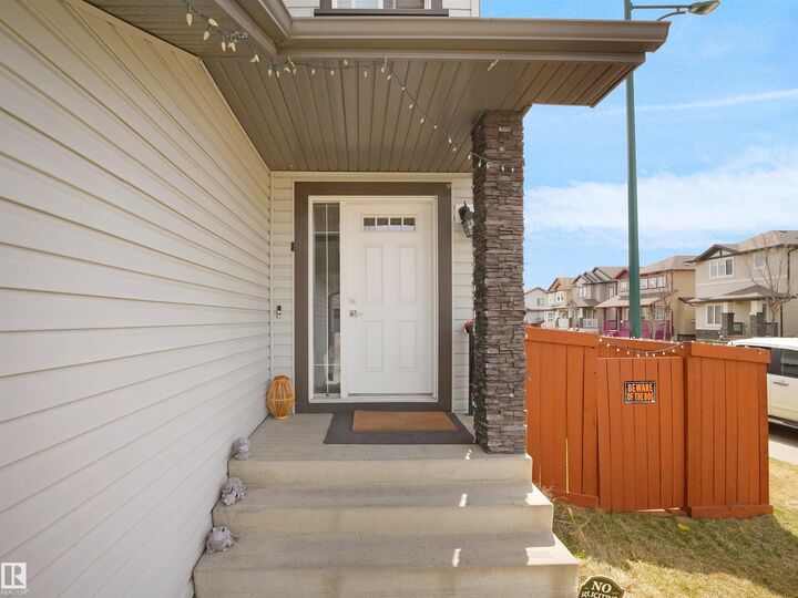 Property Photo:  3247 15 Avenue NW  AB T6T 0V1 