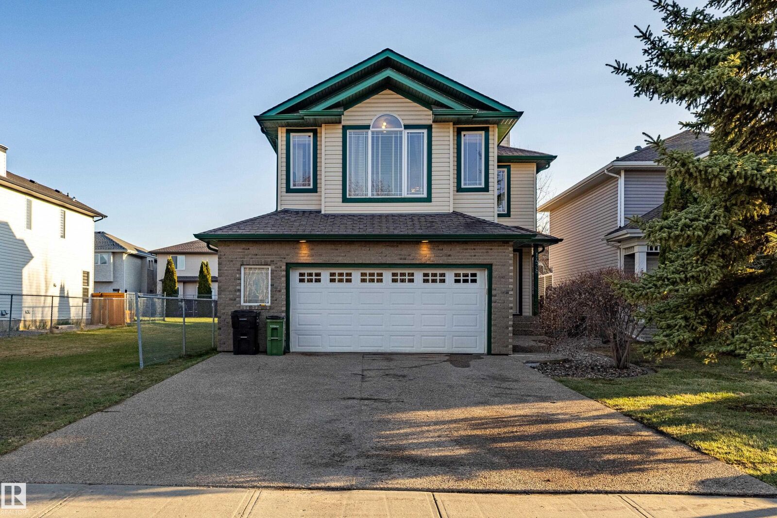 Property Photo:  1438 Potter Greens Drive NW  AB T5T 1J8 
