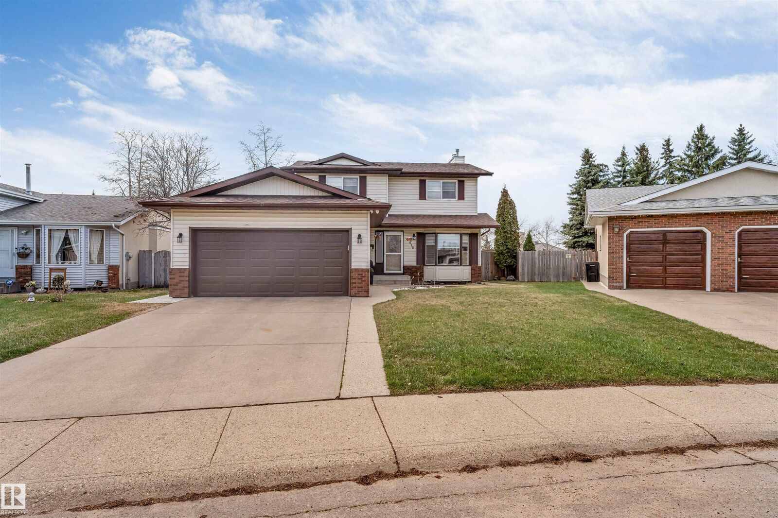 Property Photo:  3619 34A Avenue NW  AB T6L 3Y8 