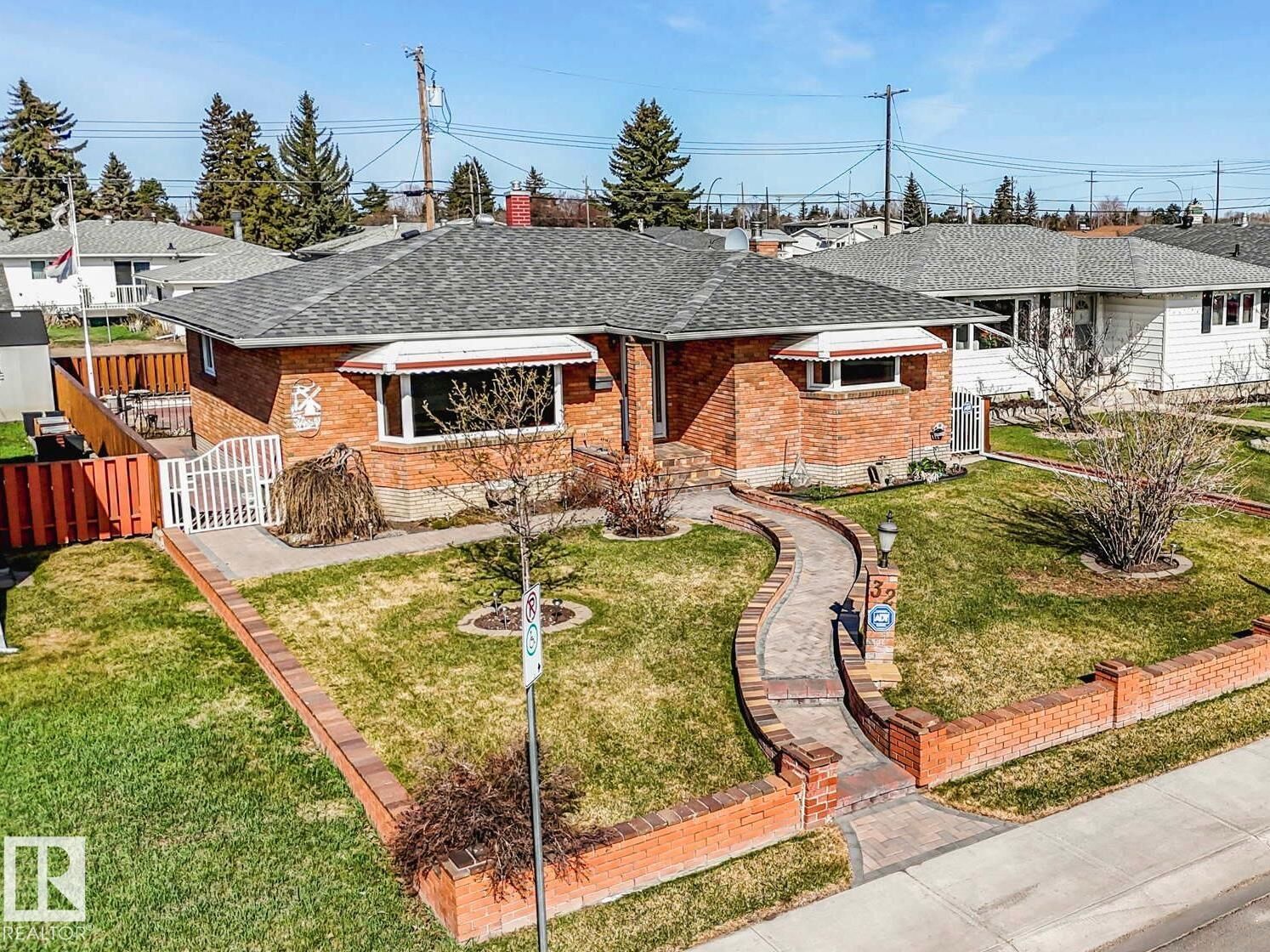Property Photo:  13532 113 Street NW  AB T5E 5B1 