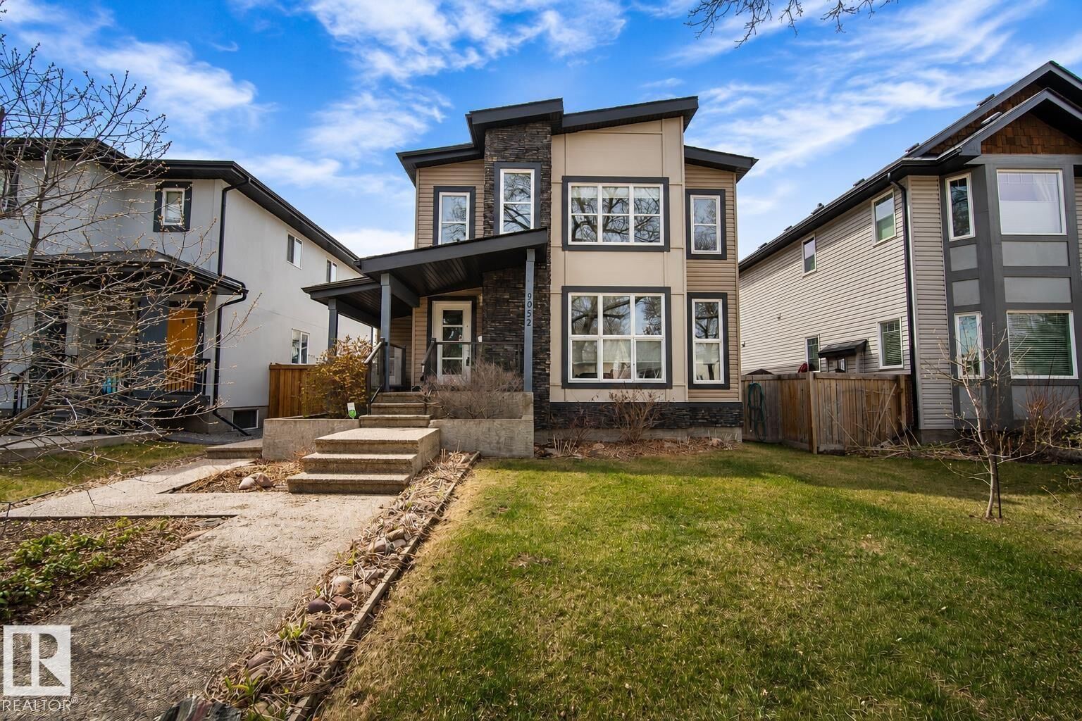 Property Photo:  9052 92 Street NW  AB T6C 3R2 