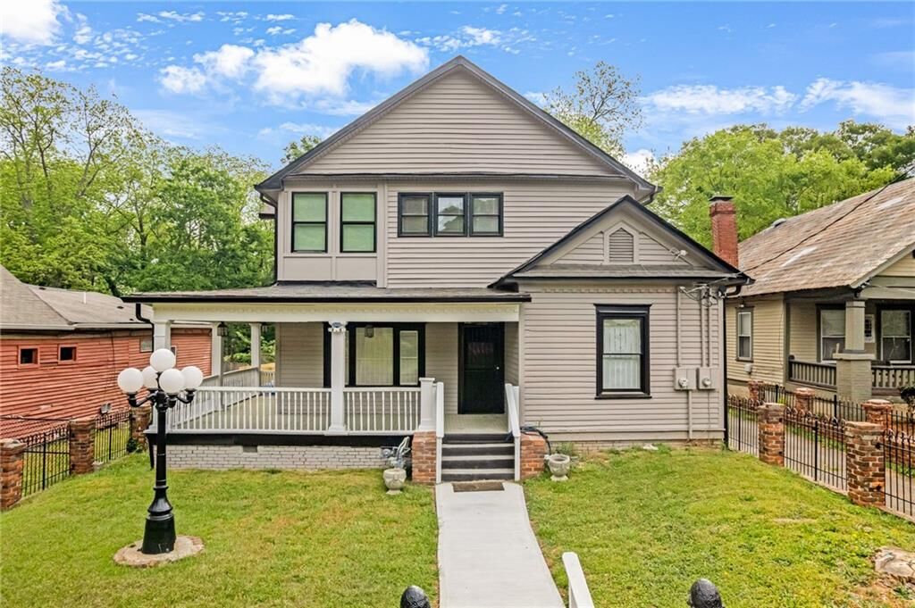 Property Photo:  660 Queen Street SW B  GA 30310 