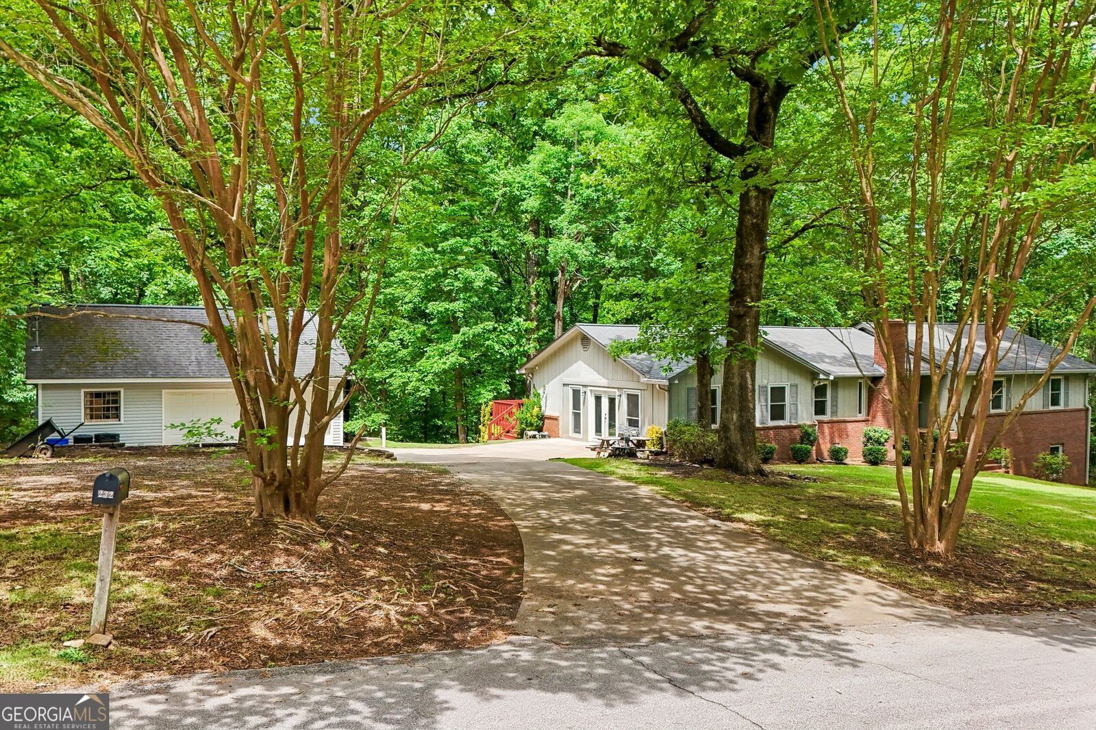 Property Photo: 232 E Miles Road GA 30116