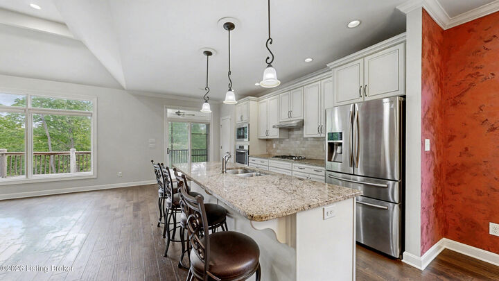 Property Photo: 4126 Calgary Way KY 40241