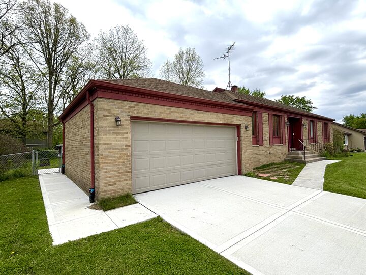 Property Photo: 1385 Brandywine Road IN 46307