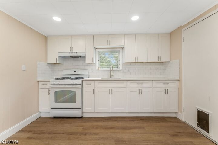 Property Photo:  33 Sergeantsville  NJ 08822 