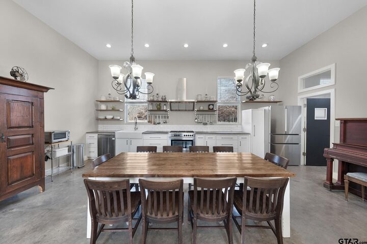 Property Photo:  2640 County Road 1030 NW  TX 75457 