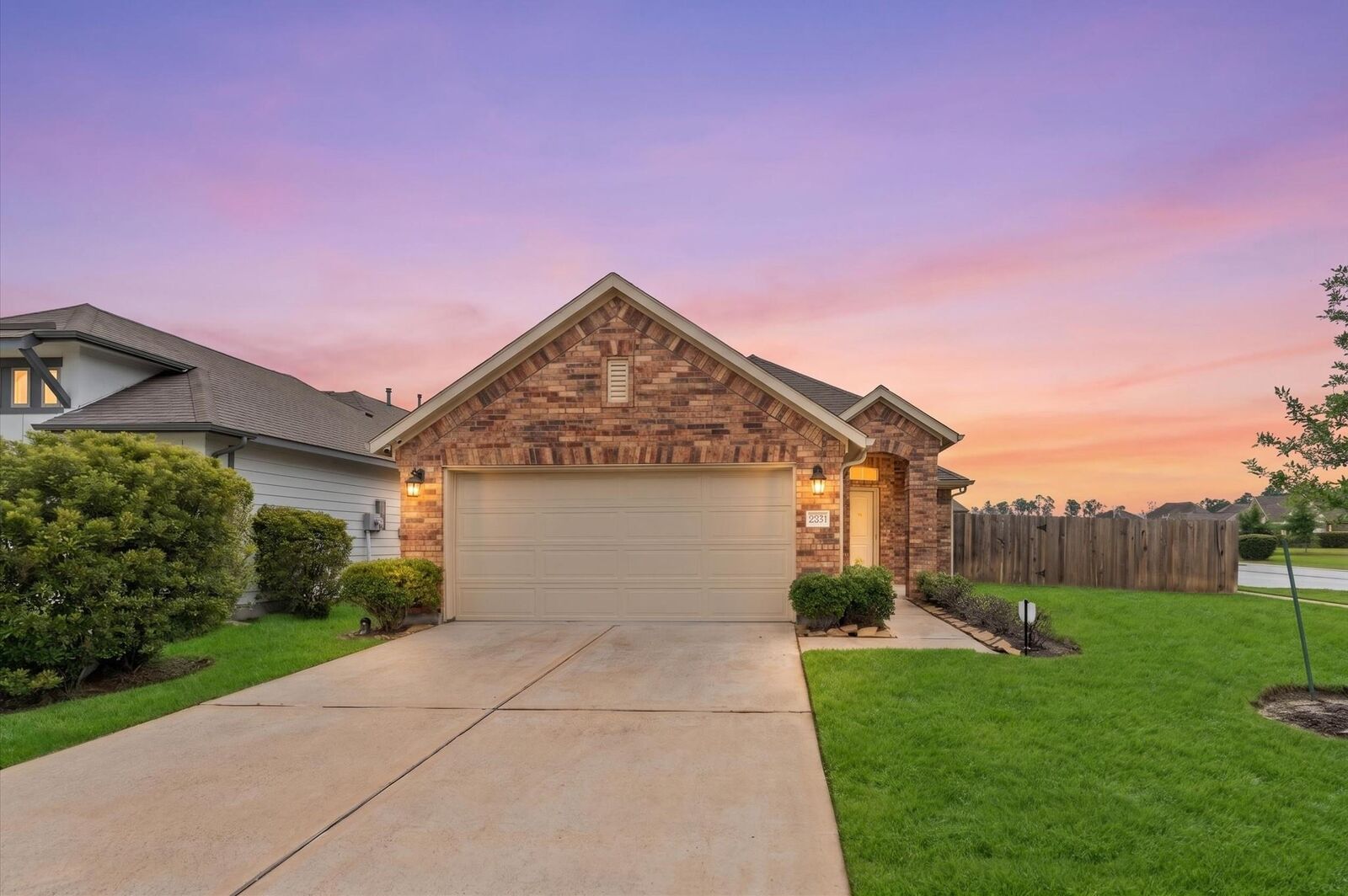 Property Photo:  2702 Meadow View Lane  TX 77385 