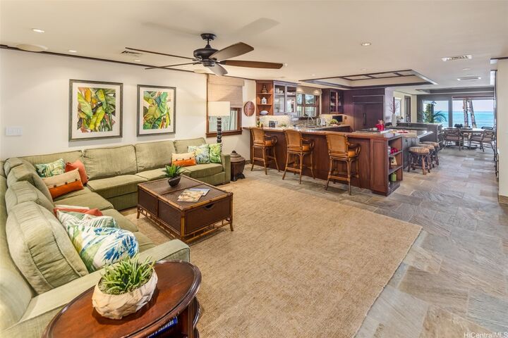 Property Photo:  218 Kaalawai Place  HI 96816 