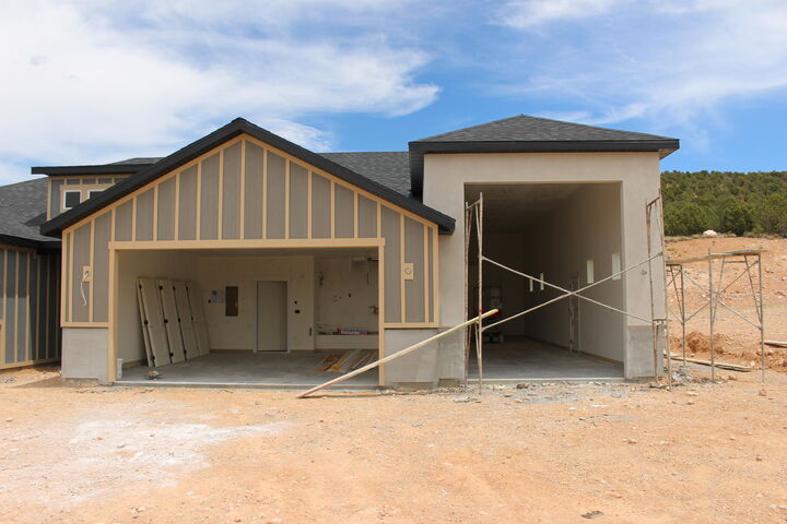 Property Photo: 611 S Renze Adams St UT 84720