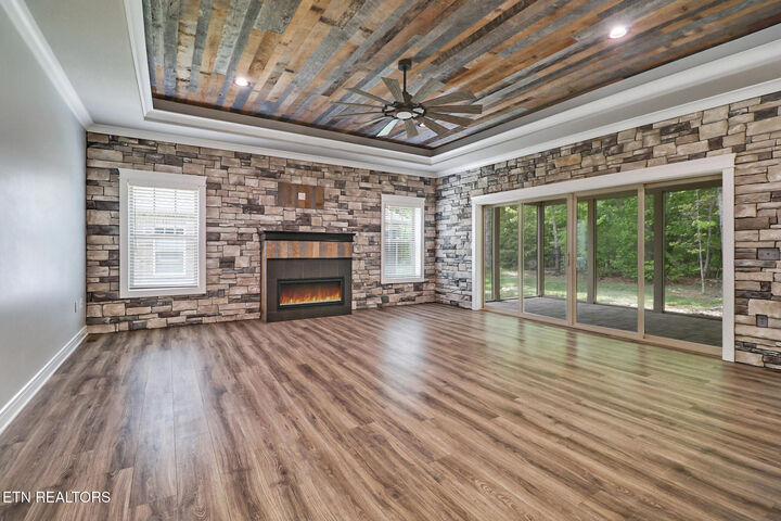Property Photo: 10 King John Lane TN 38558
