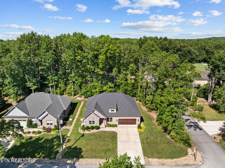 Property Photo:  10 King John Lane  TN 38558 